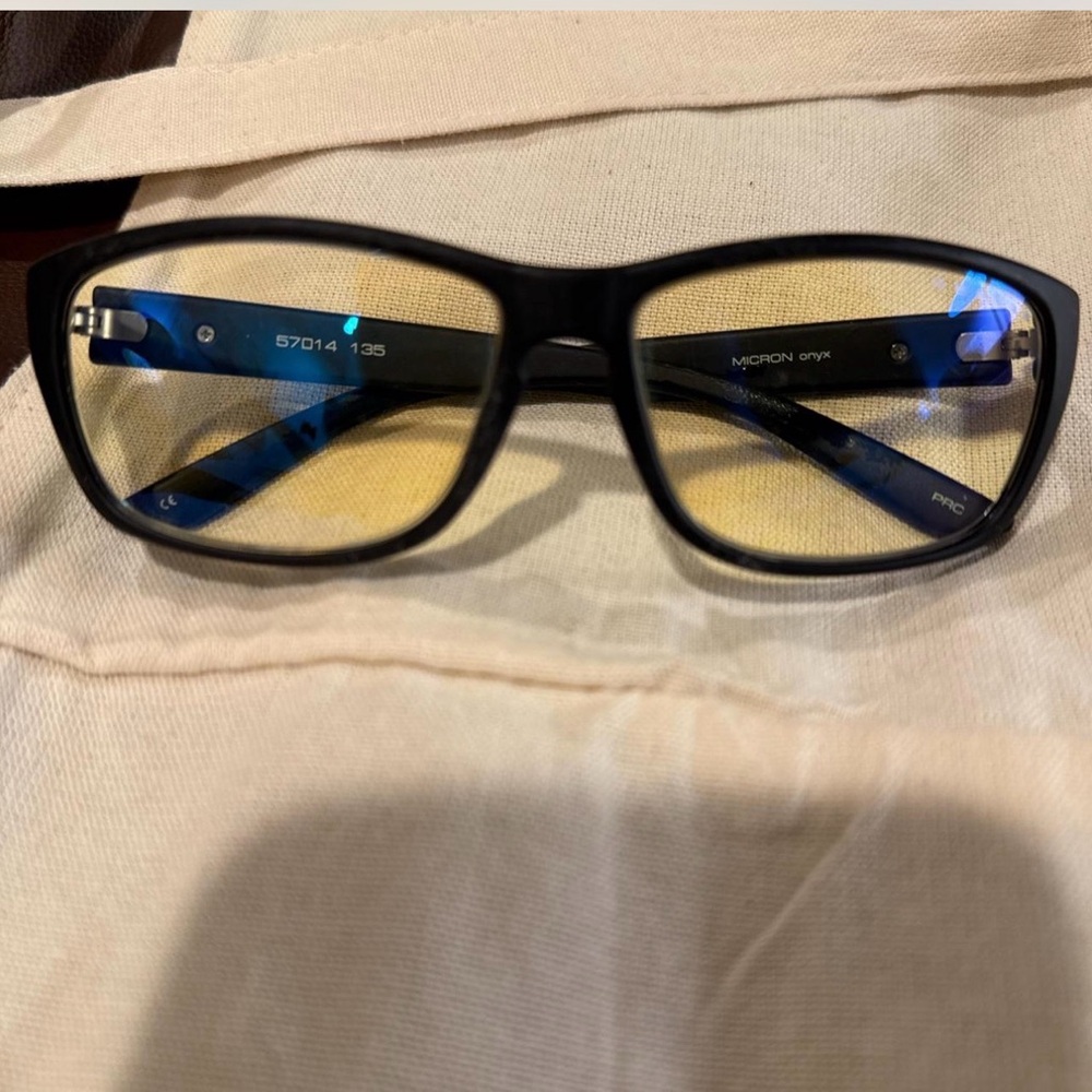 Gunnar micron blue light glasses. Good condition